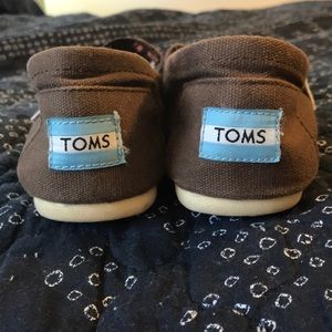 Toms. size 7. Dark grey.